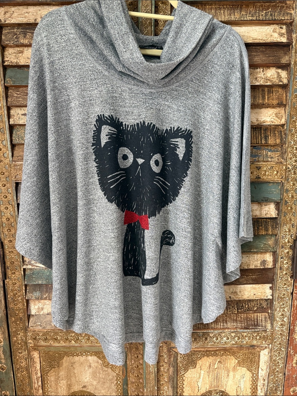 Gray Cat-Graphic Poncho Sweatshirt